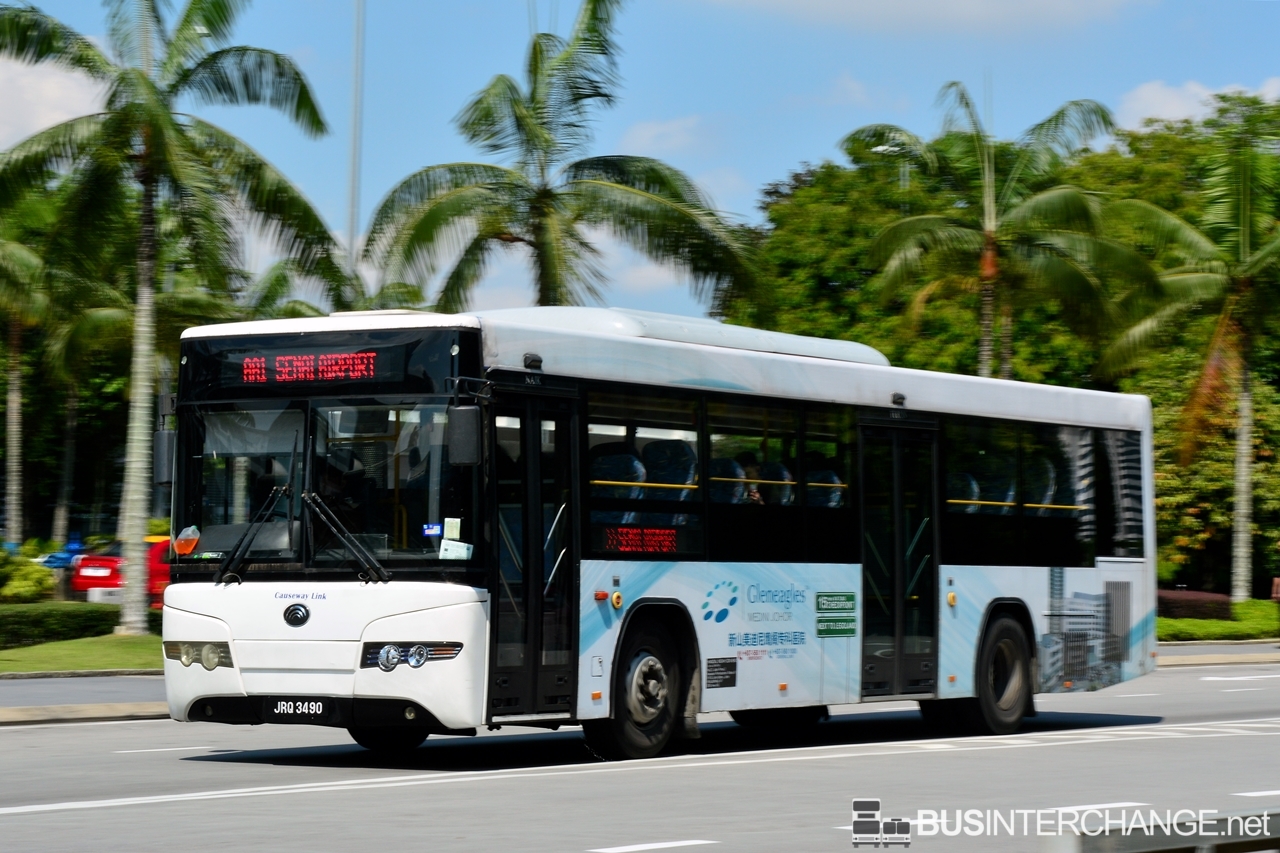 A Yutong ZK6118HG (JRQ3490) operating on Causeway Link bus service AA1
